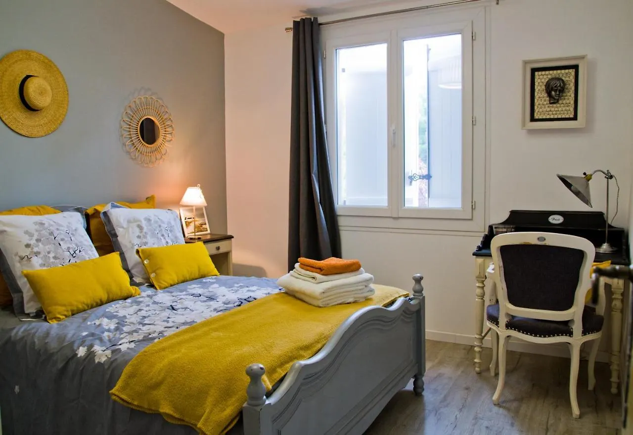 La Mirabelle - Suite Familiale De Charme En Provence Mirabeau  Bed and Breakfast
